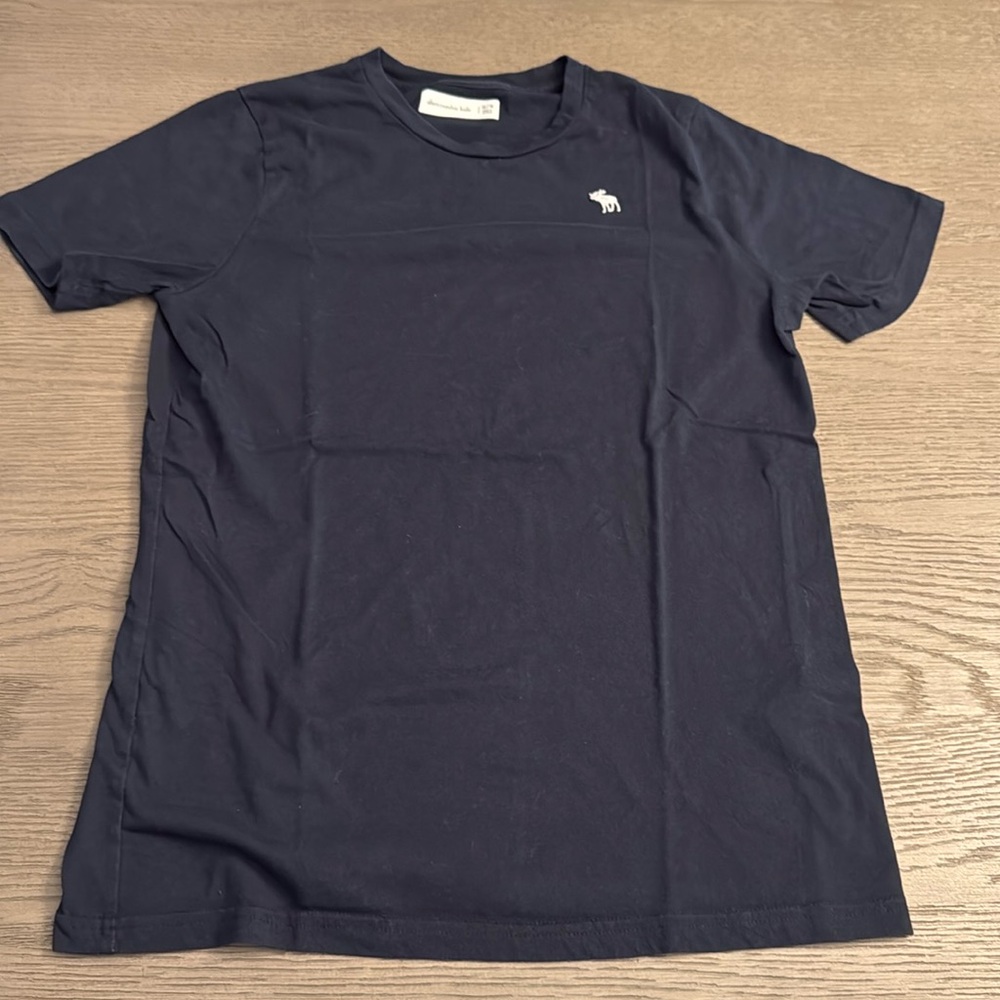 Navy Blue Abercrombie Kids T-Shirt Size 15/16